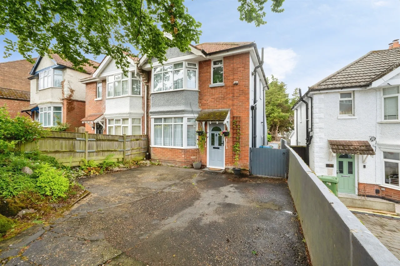 3 bed house for sale — Woodmill Lane, Southampton