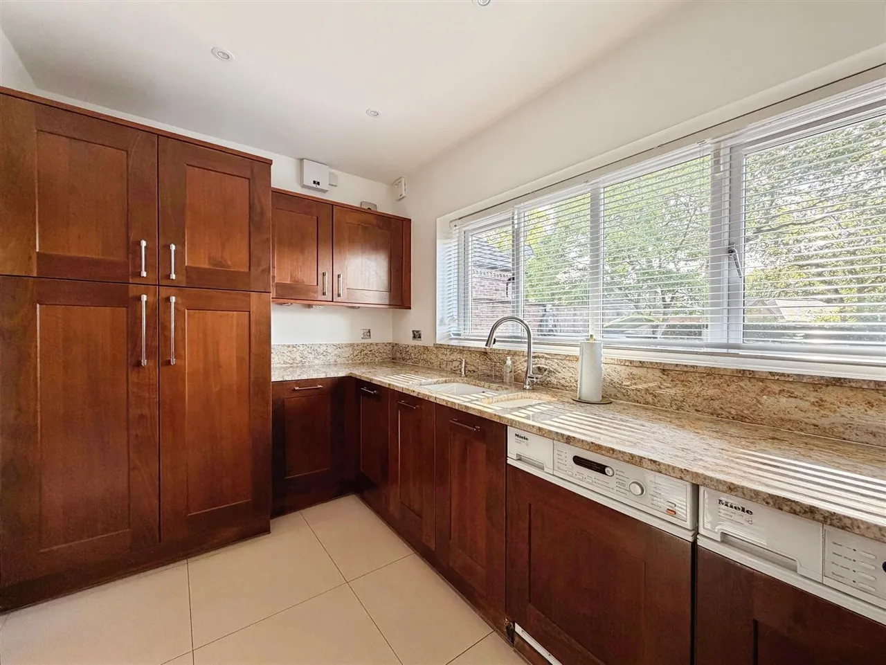 Birchwood Court, Doncaster, photo 9