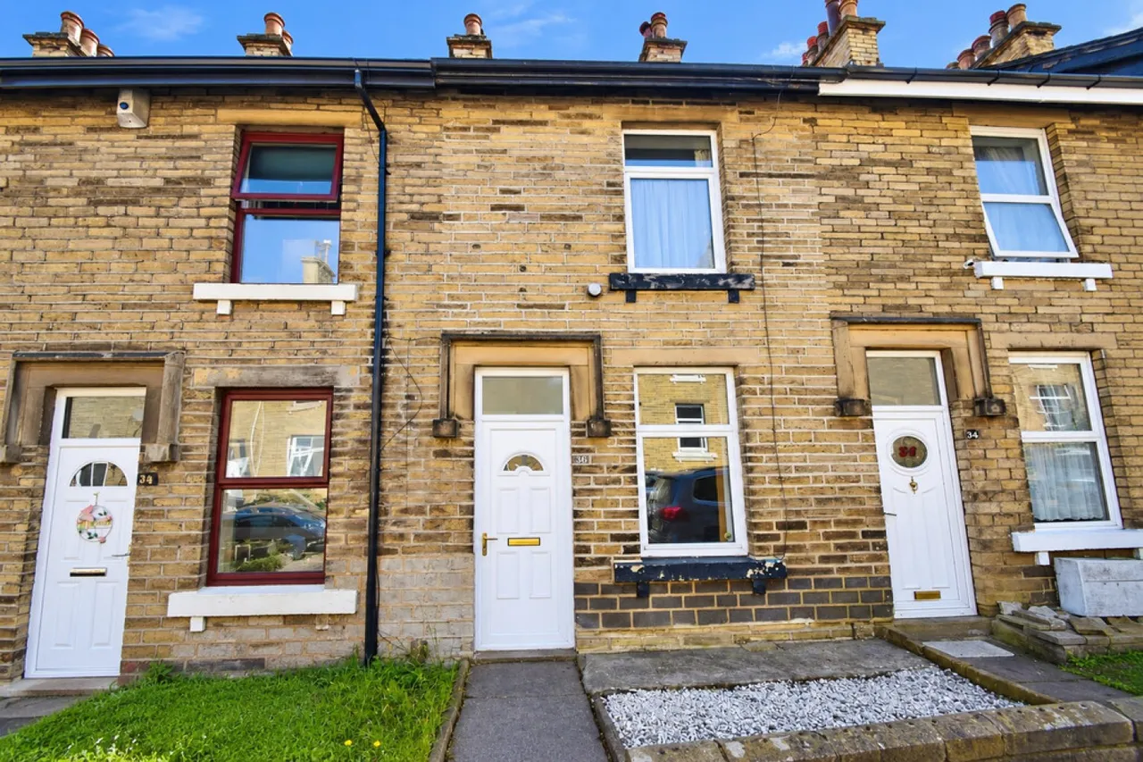 2 bed house for sale, Shipley, Bradford, BD18