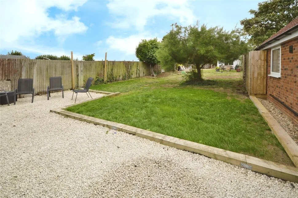 Stoke Road, Allhallows, Kent, ME3, photo 3
