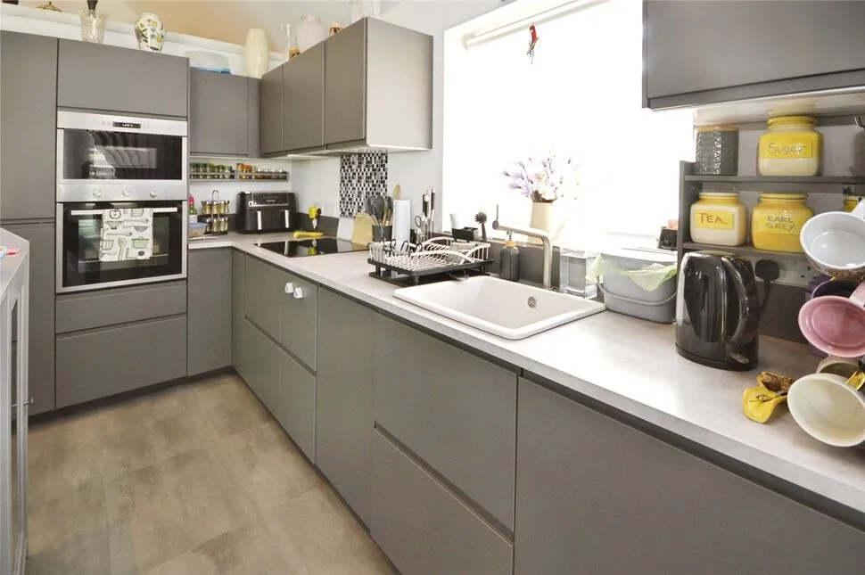 Stoke Road, Allhallows, Kent, ME3, photo 11