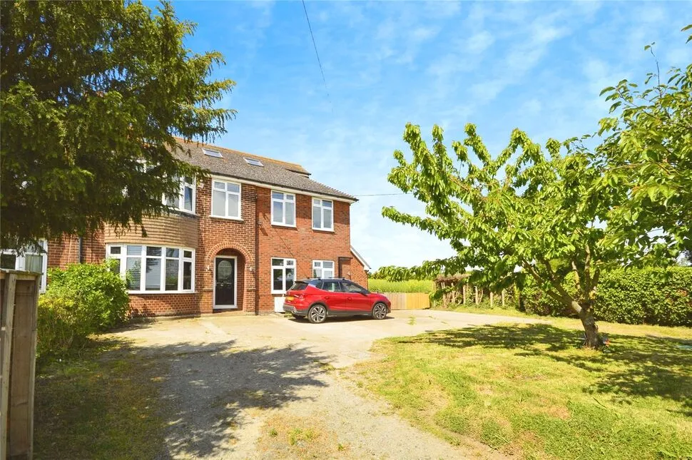 Stoke Road, Allhallows, Kent, ME3, photo 2