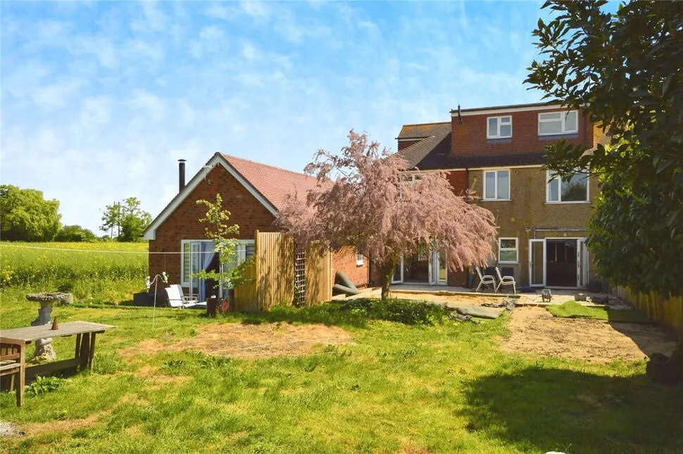 Stoke Road, Allhallows, Kent, ME3, photo 5