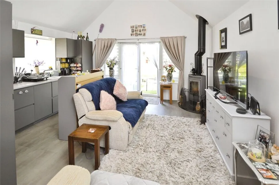Stoke Road, Allhallows, Kent, ME3, photo 6