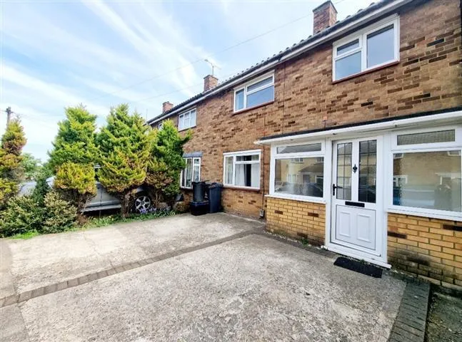 3 bed house to rent — Wortham Way