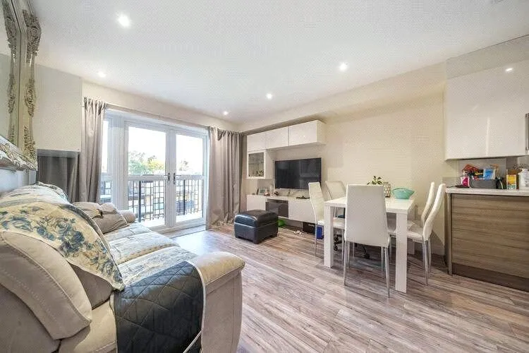 Giles Crescent, Stevenage, Hertfordshire, SG1, photo 3
