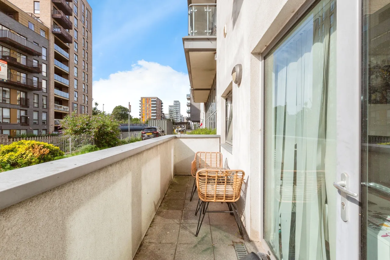 2 Aqua Vista Square, London, photo 12