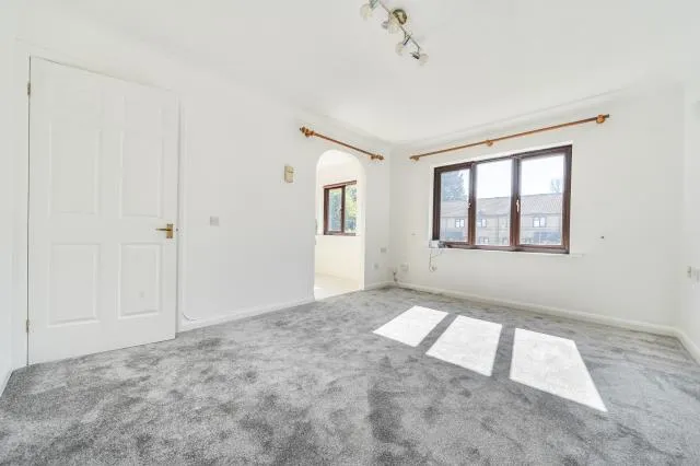 Gershwin Court, Basingstoke, RG22, photo 5