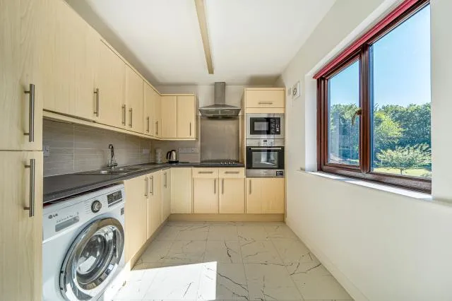 Gershwin Court, Basingstoke, RG22, photo 4