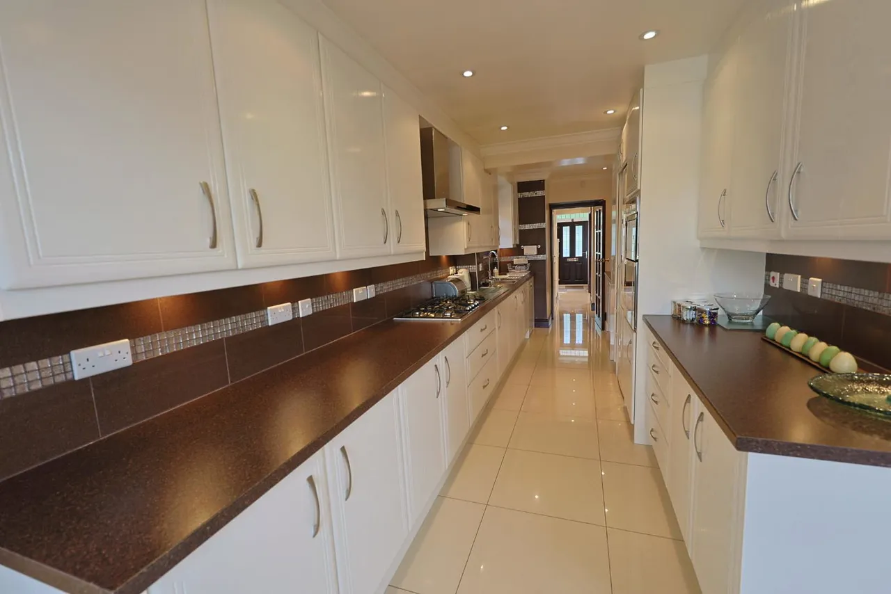 Langley Crescent, Edgware, photo 13