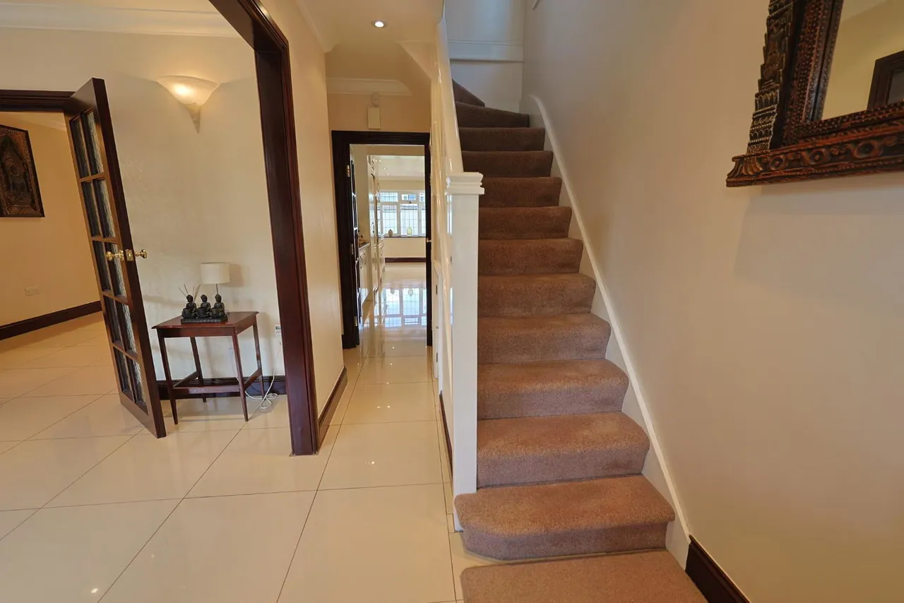 Langley Crescent, Edgware, photo 9
