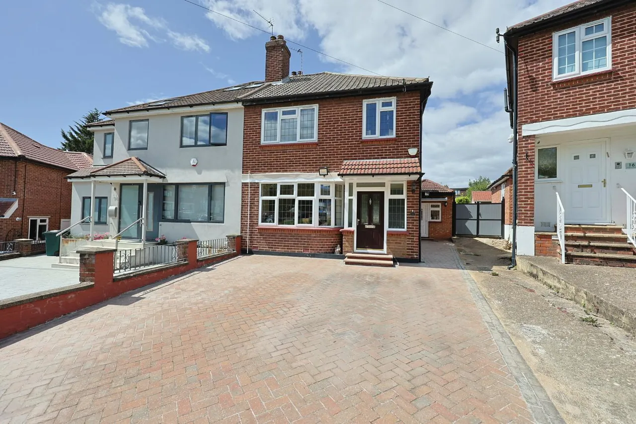 Langley Crescent, Edgware, photo 21