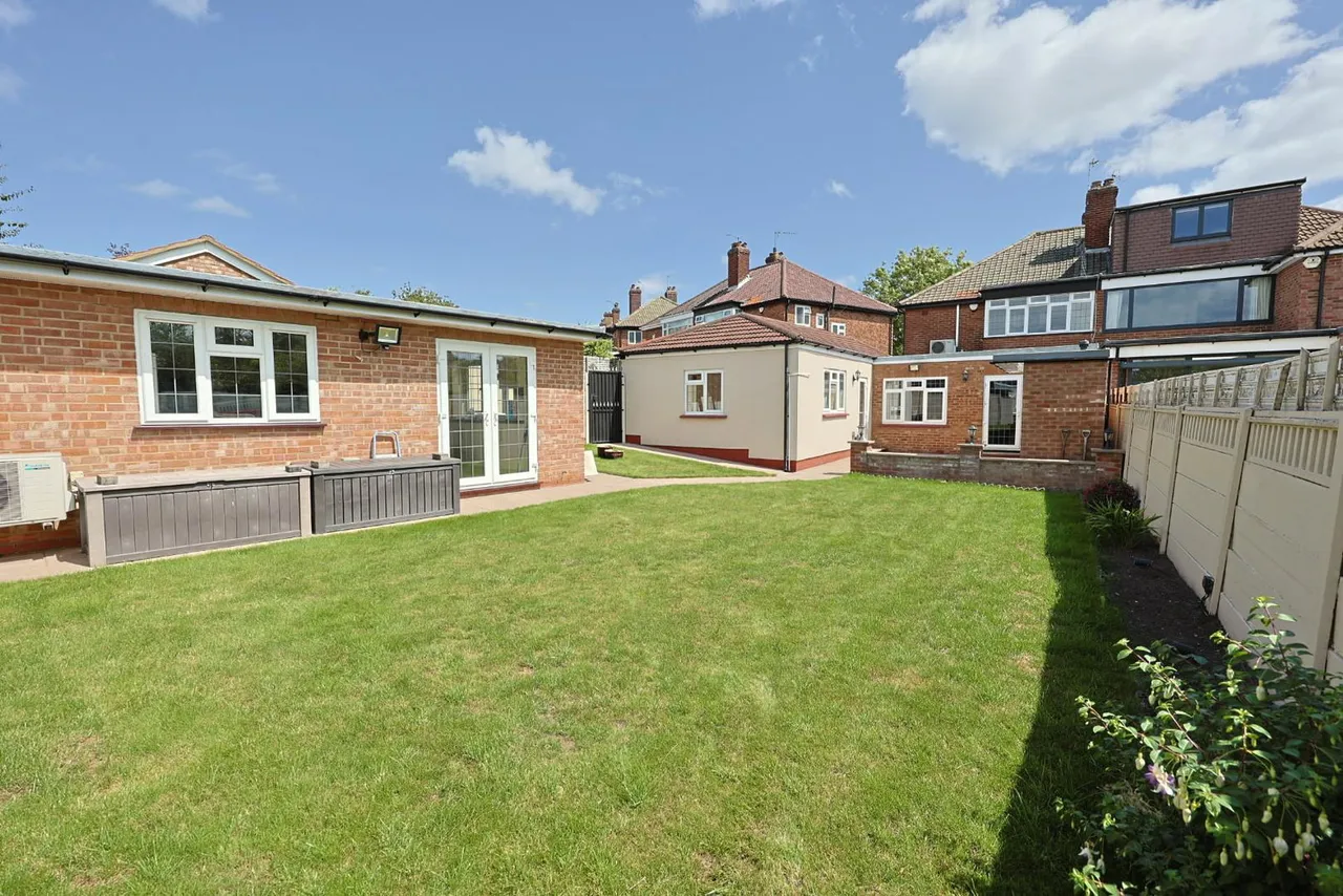 Langley Crescent, Edgware, photo 19