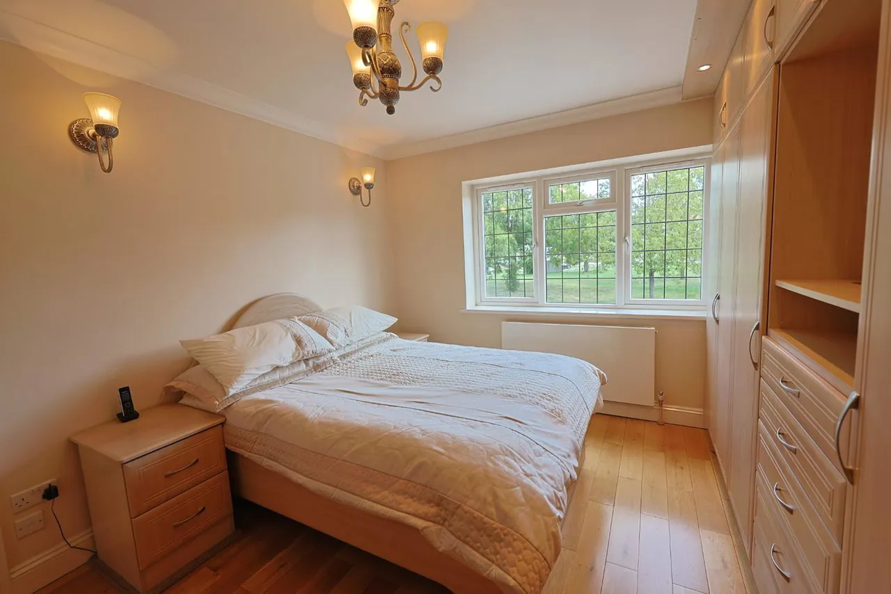 Langley Crescent, Edgware, photo 7