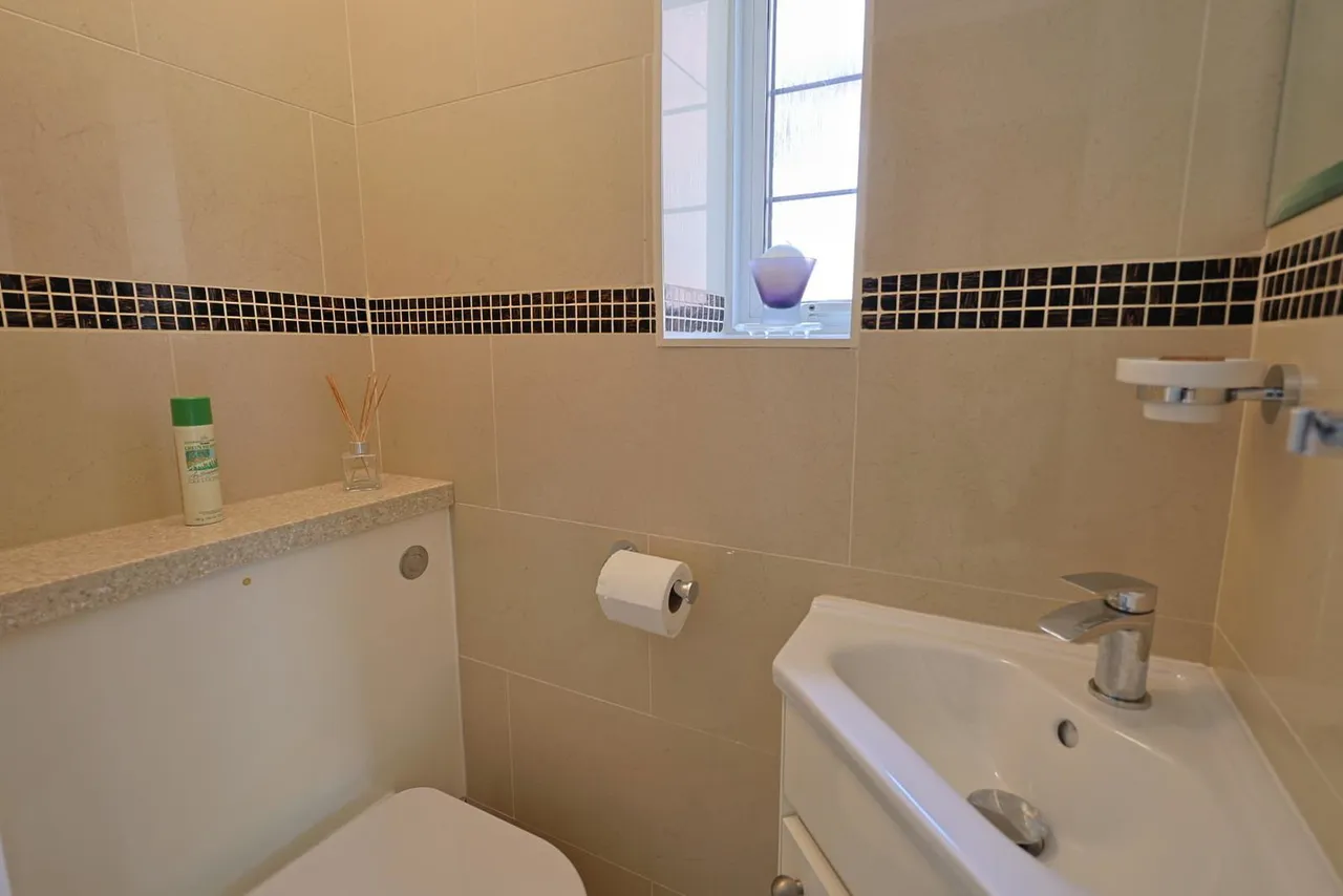 Langley Crescent, Edgware, photo 22