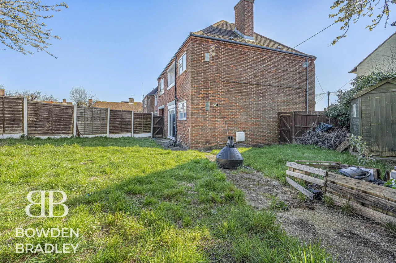 Manford Cross, Chigwell, IG7, photo 12