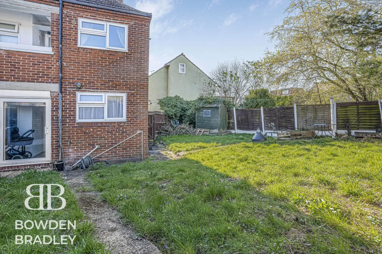 Manford Cross, Chigwell, IG7, photo 11