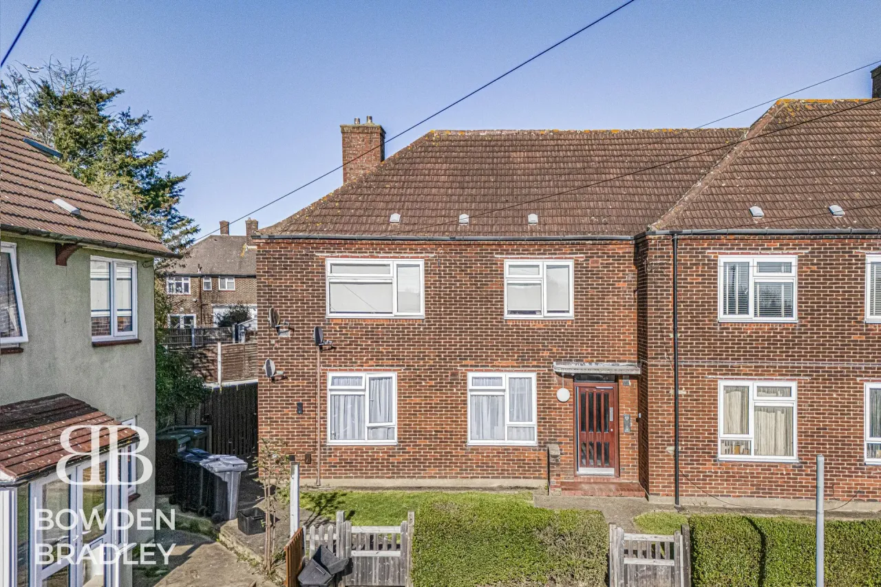 1 bed flat for sale — Manford Cross, Chigwell, IG7