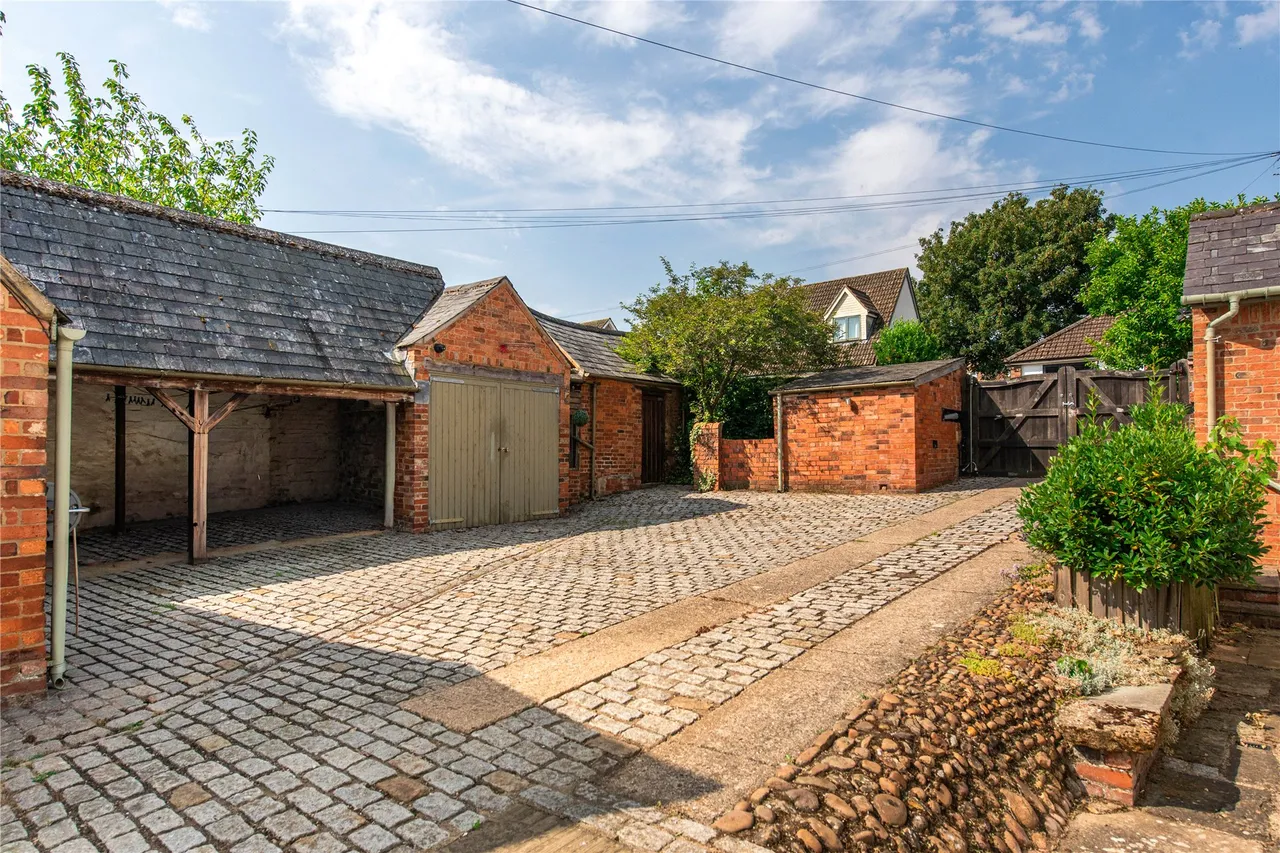 High Street, Spratton, NN6, photo 19