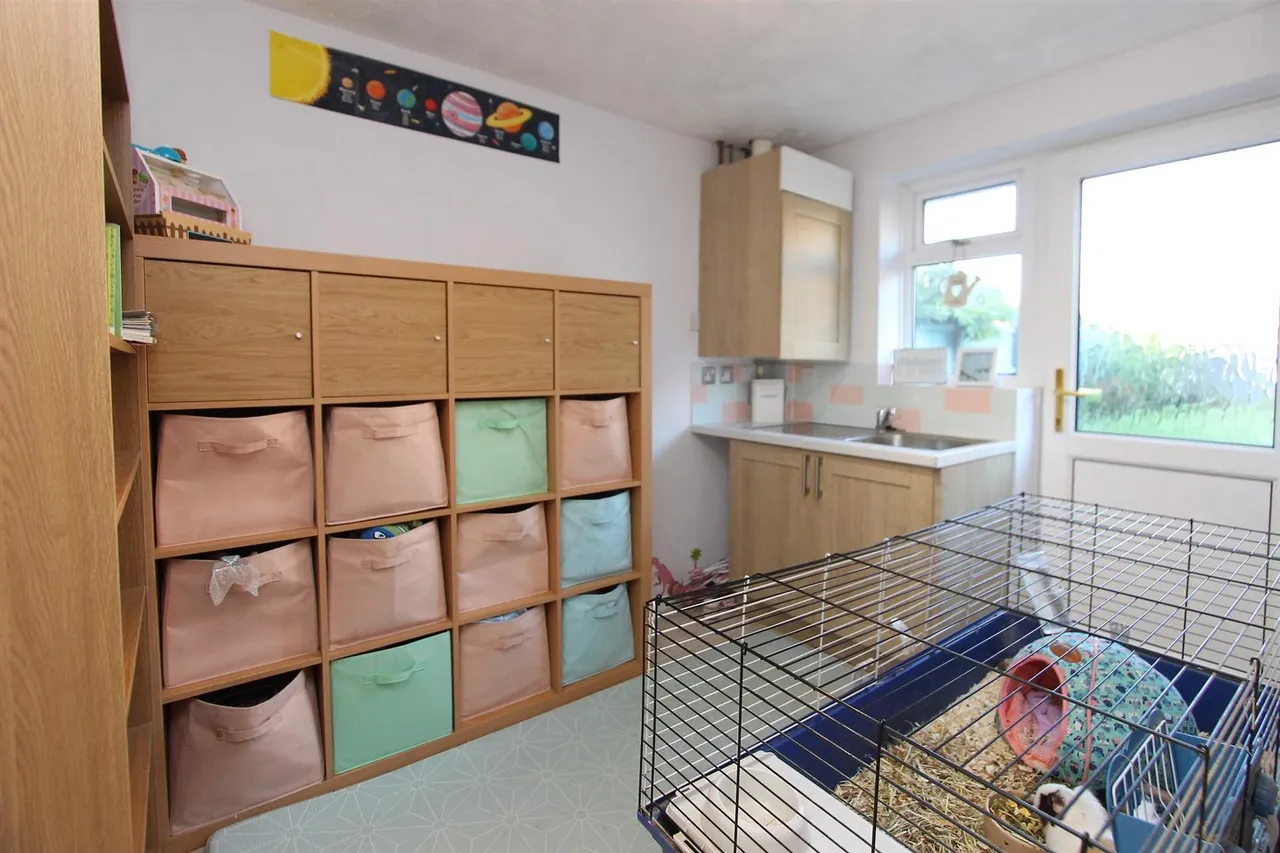 Ensall Drive, Stourbridge, photo 8