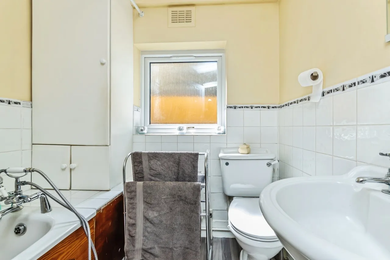 Lenham Road, THORNTON HEATH, Surrey, CR7, photo 16