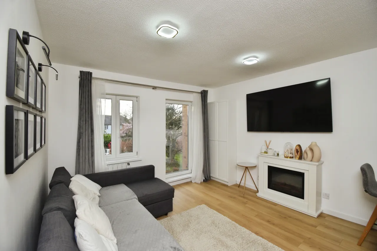 Forsythia Close, Ilford, IG1, photo 5