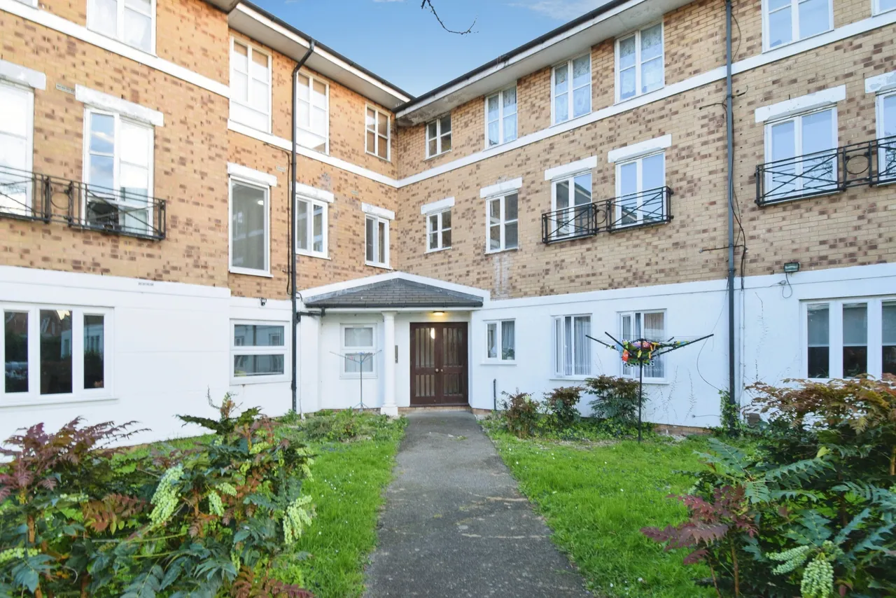 Forsythia Close, Ilford, IG1, photo 17