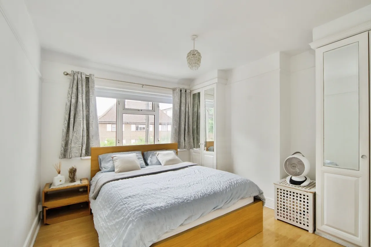 Oxlow Lane, Dagenham, ESSEX, RM9, photo 2