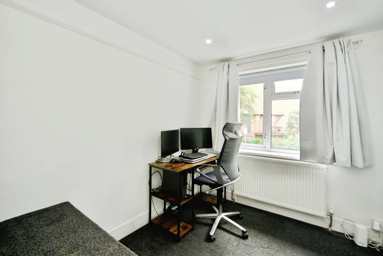 Oxlow Lane, Dagenham, ESSEX, RM9, photo 18