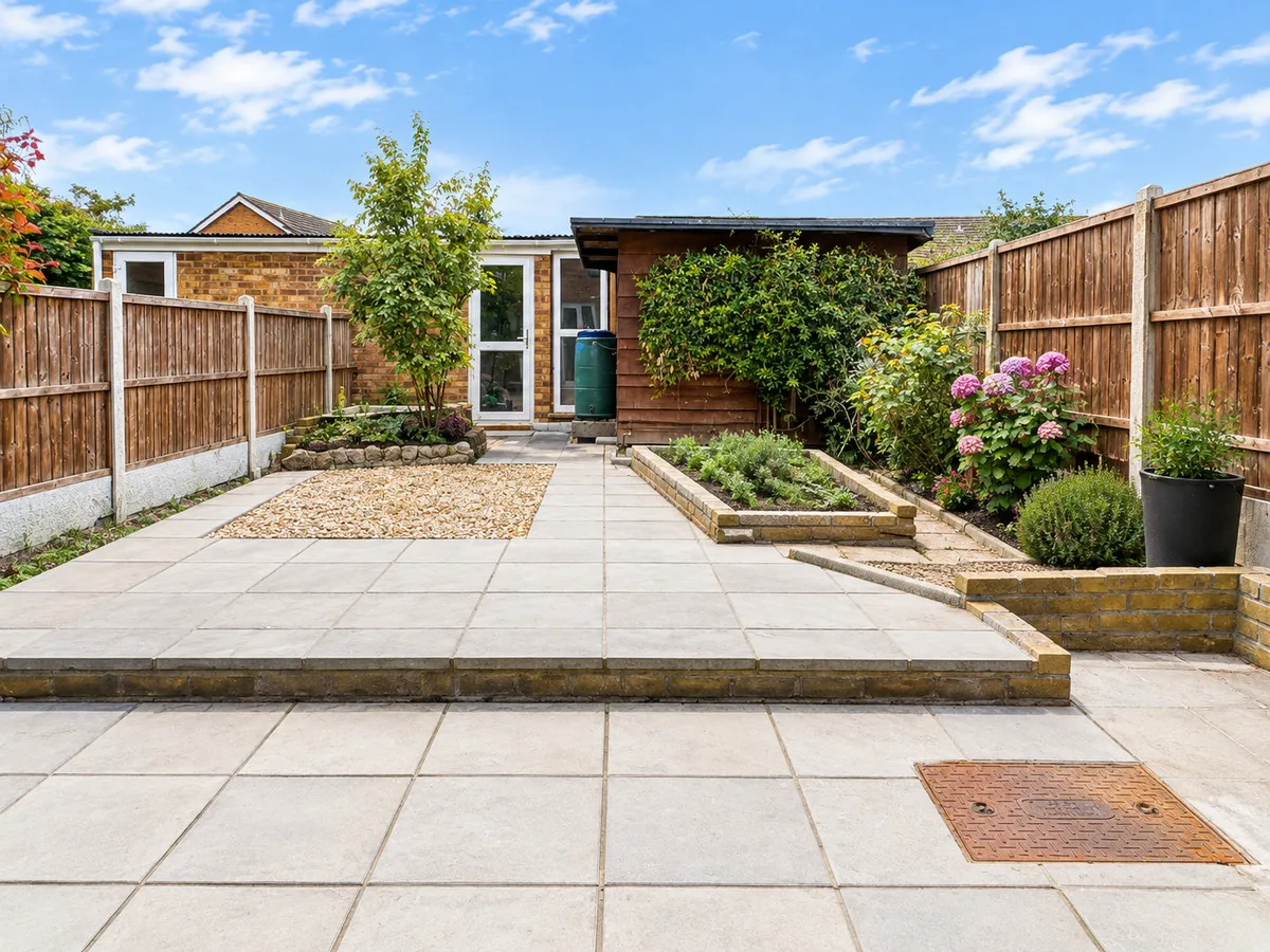 Oates Road, Romford, Collier Row, RM5 2HT, photo 9