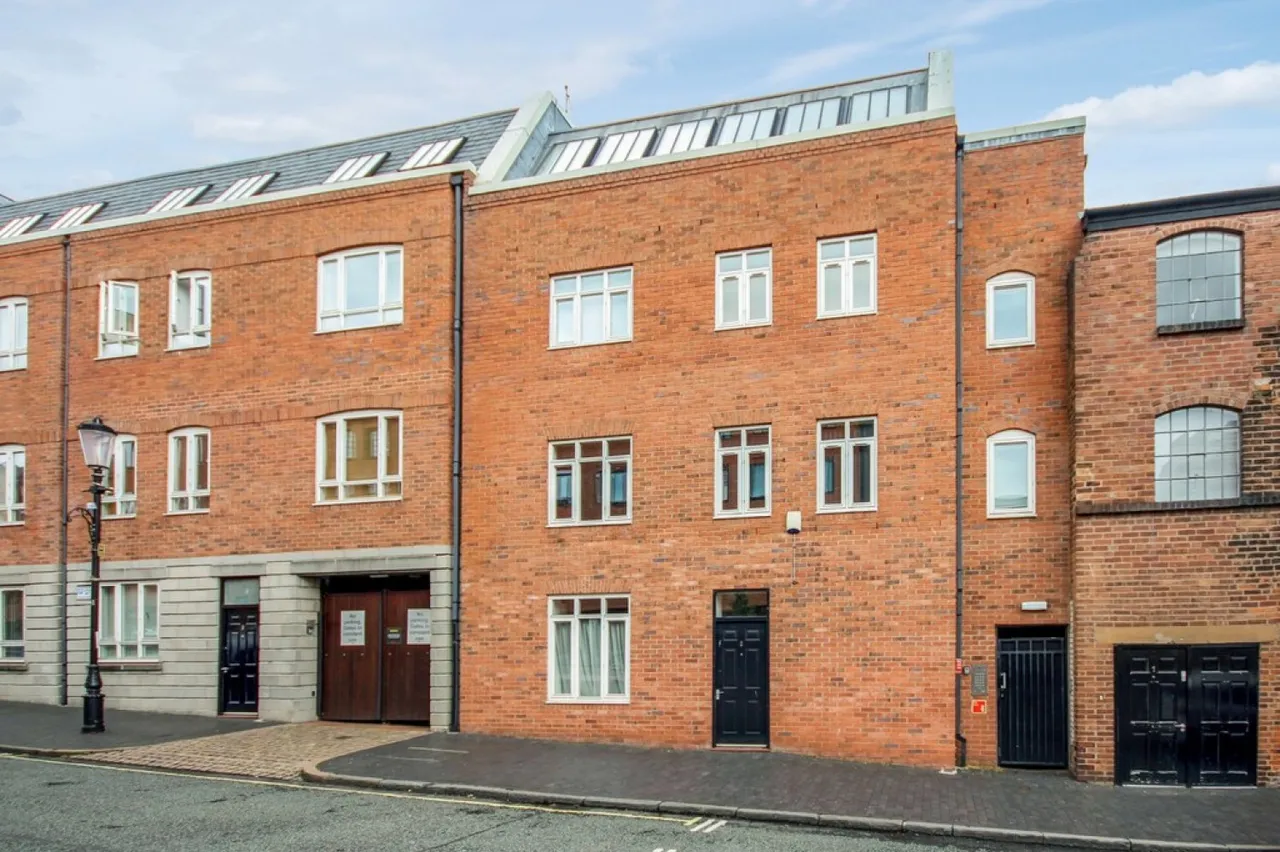 1 bed flat for sale, The Square, On The Square, B3