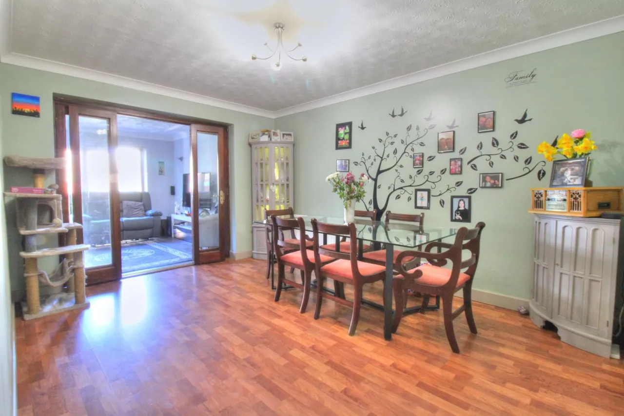 Lower Crescent, Stanford-le-hope, SS17, photo 5