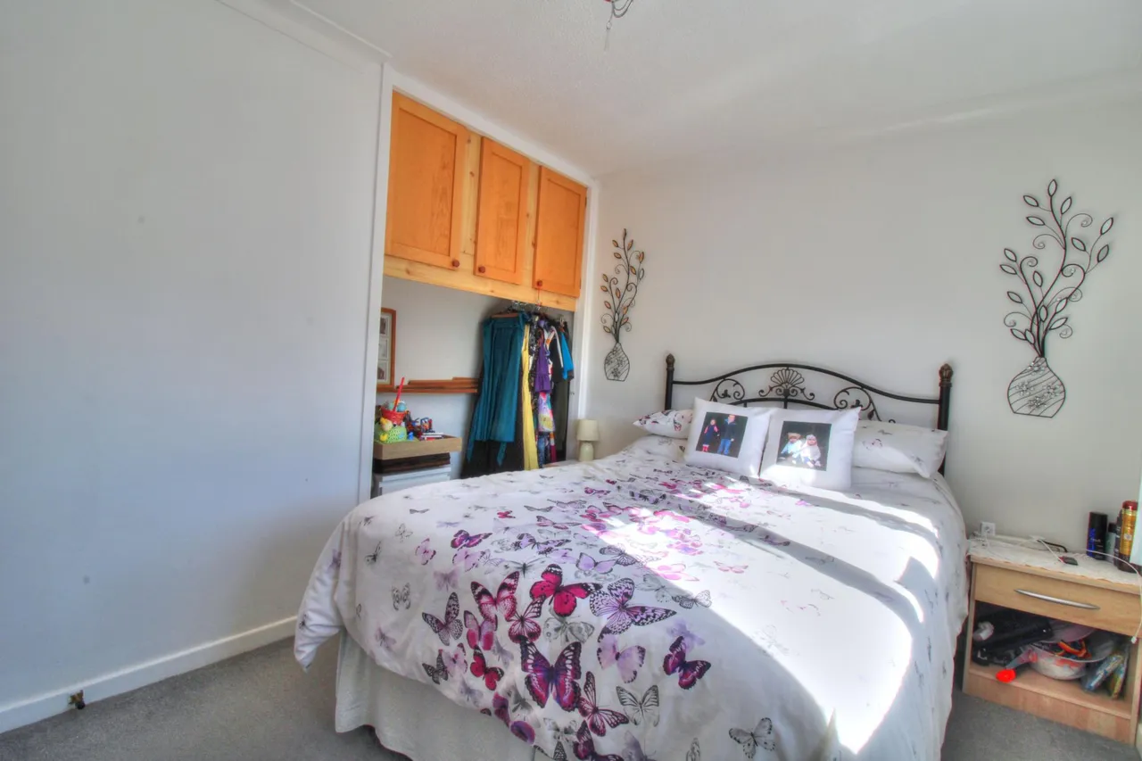 Lower Crescent, Stanford-le-hope, SS17, photo 11