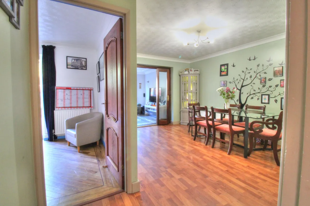 Lower Crescent, Stanford-le-hope, SS17, photo 4