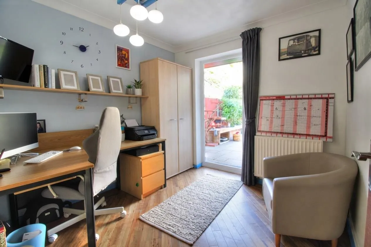 Lower Crescent, Stanford-le-hope, SS17, photo 6