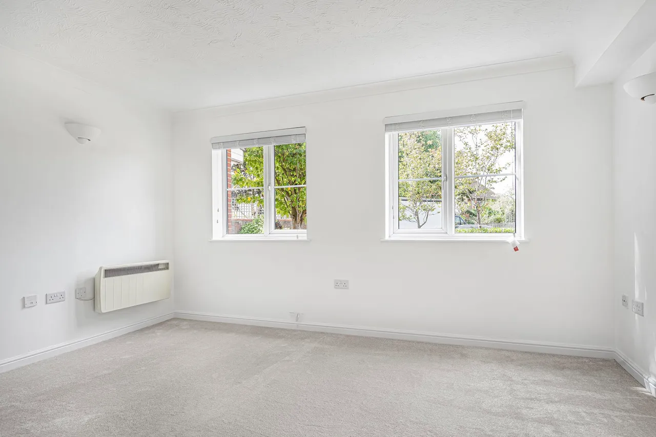 Kempton Avenue, Sunbury-on-Thames, TW16, photo 6
