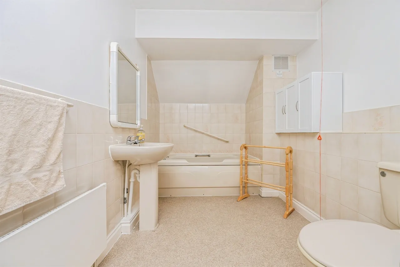 Deerhurst Court, Solihull, B91, photo 12
