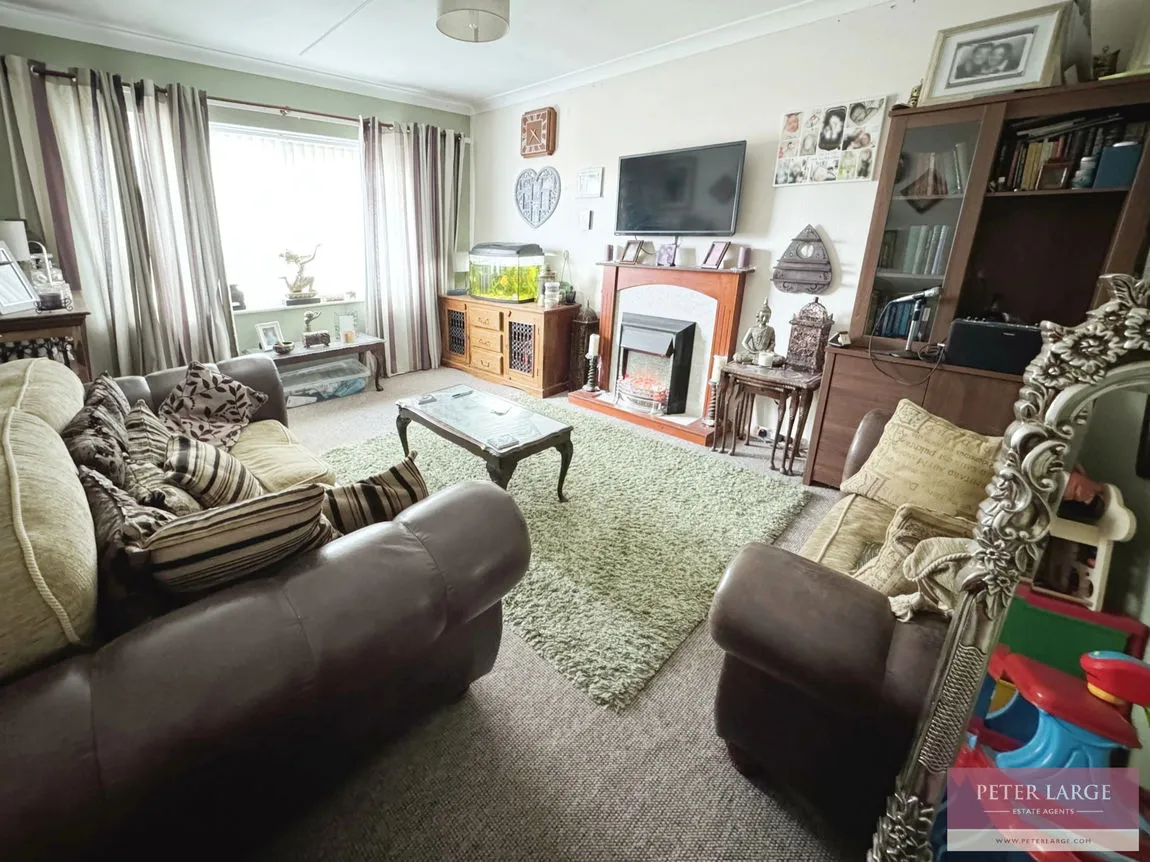 Russell Road, Rhyl, Denbighshire, LL18 3DW, photo 2