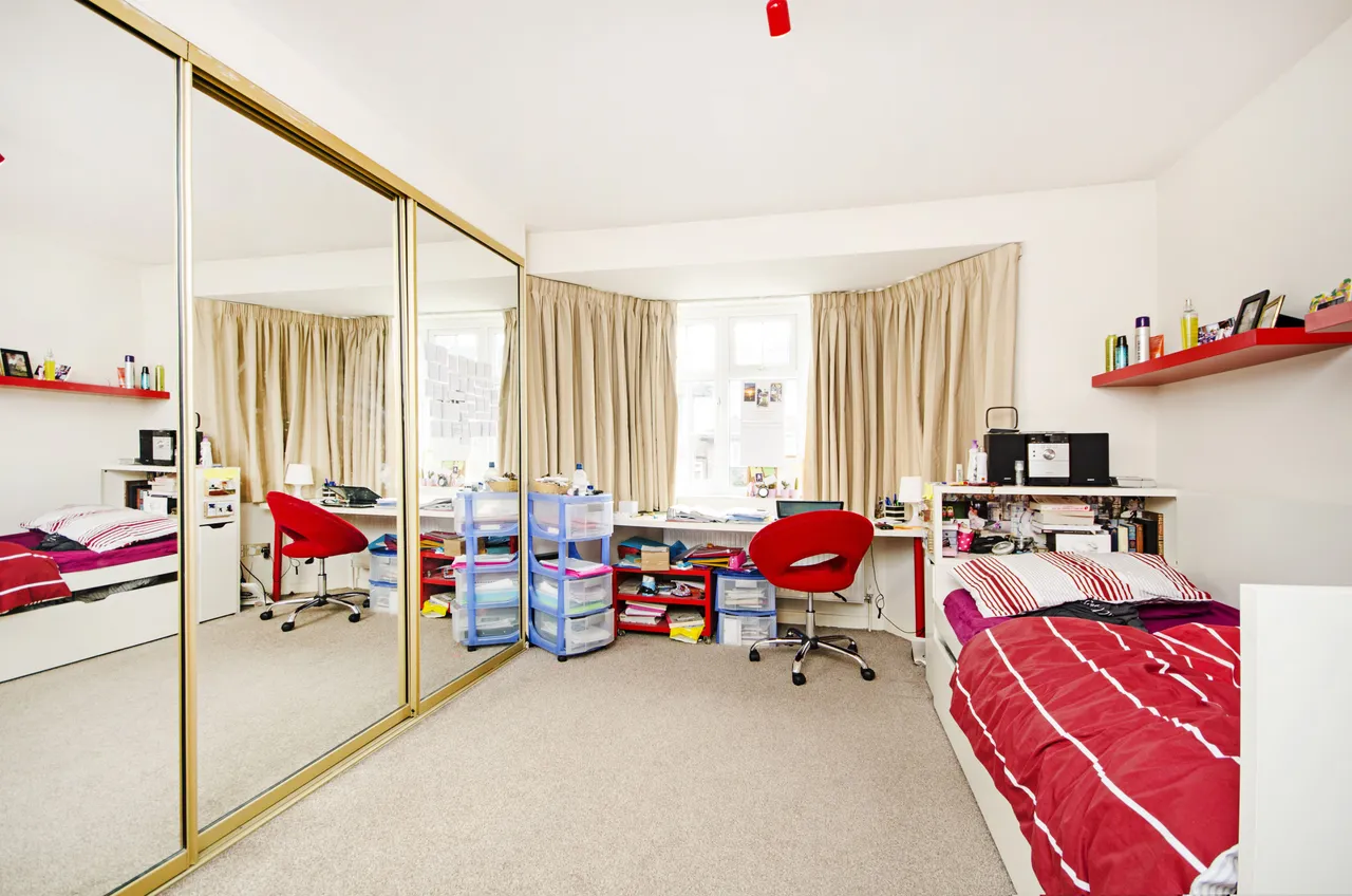 London, NW4, photo 6