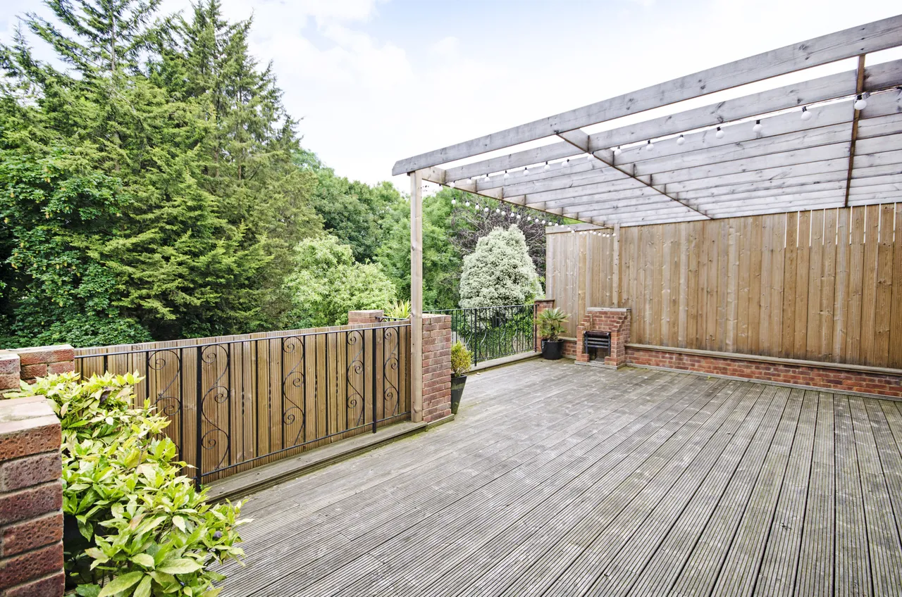 London, NW4, photo 14