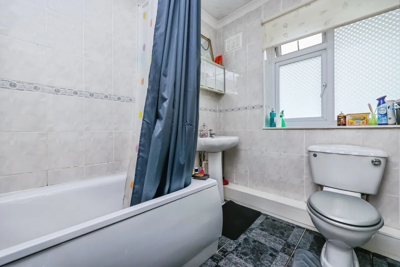 Brandish Crescent, Clifton, Nottingham, NG11, photo 9