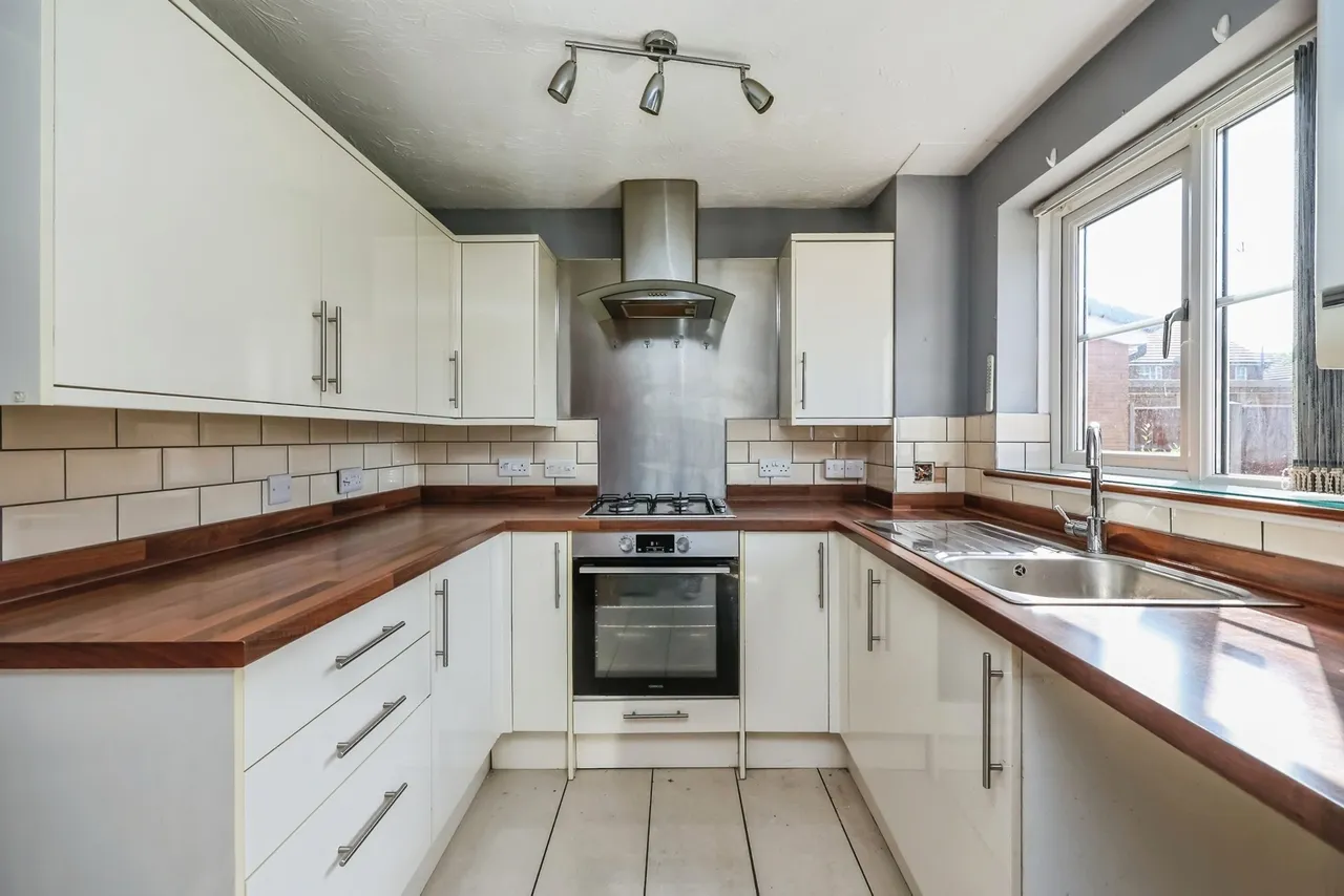 Viyella Gardens, Hucknall, Nottingham, Nottinghamshire, NG15, photo 2
