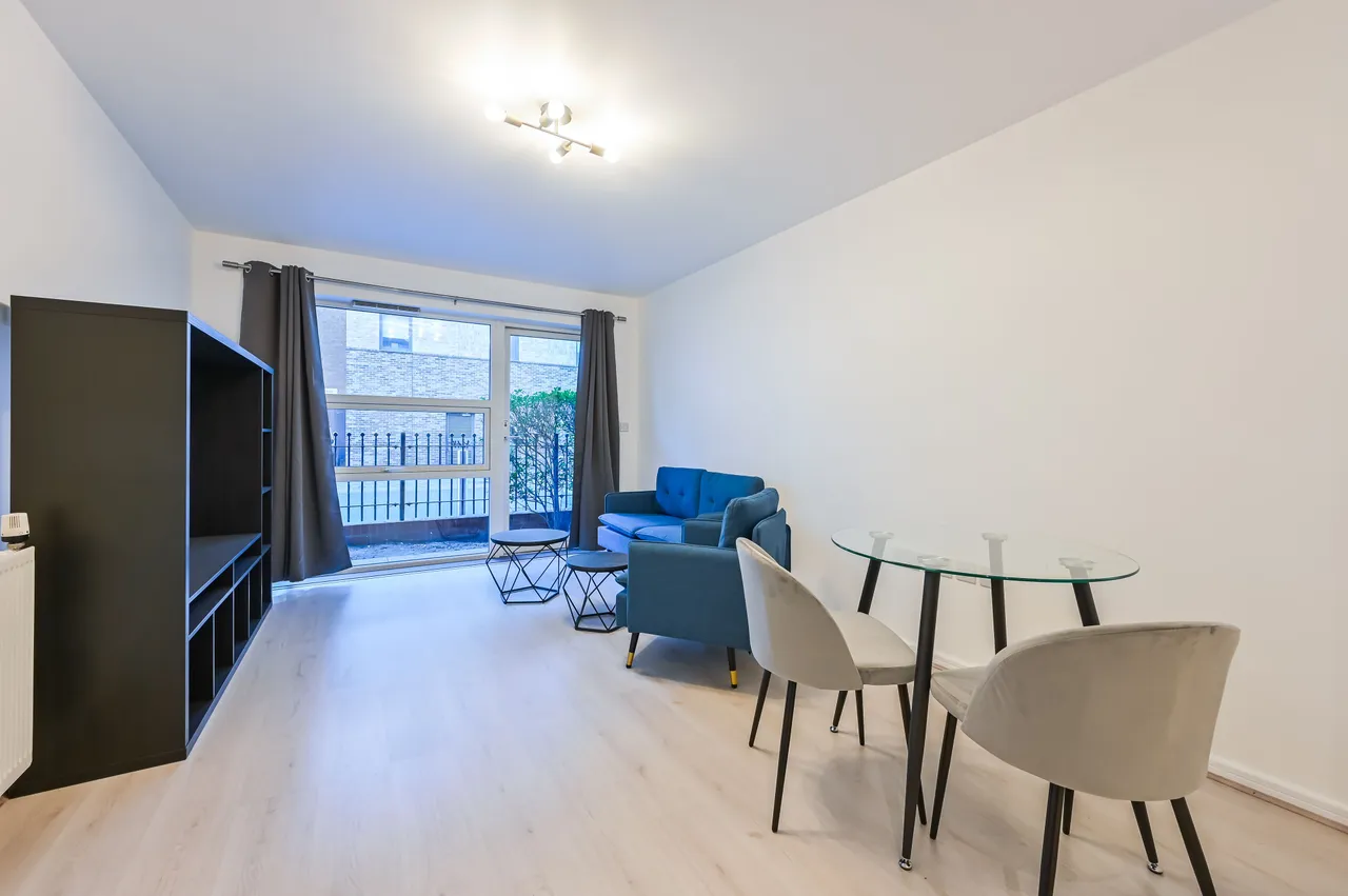 1 bed flat to rent — Flat 4, Thorn Apartments, 5 Geoff Cade Way, London