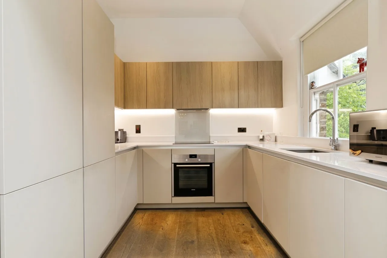 Thomas Barnardo Way, Barkingside, Ilford, IG6, photo 6