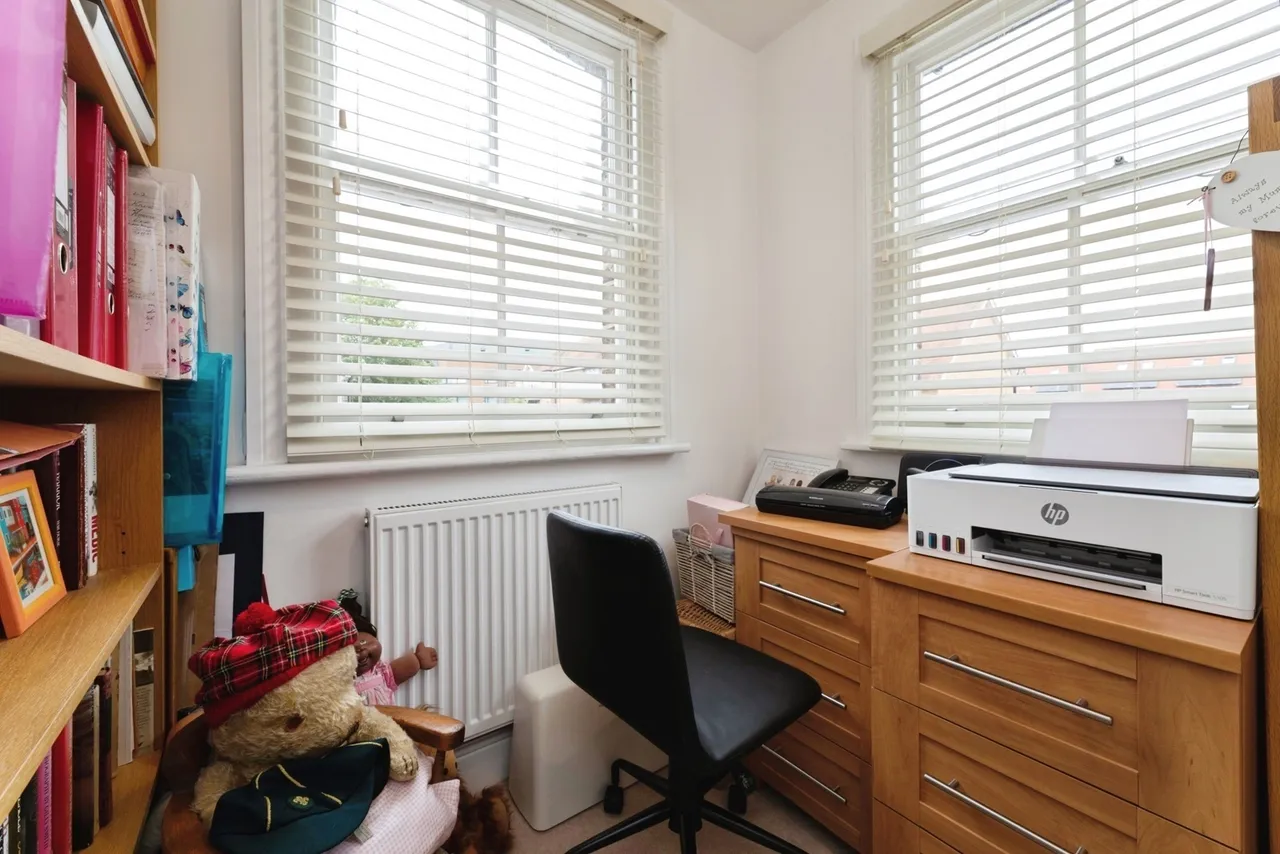 Thomas Barnardo Way, Barkingside, Ilford, IG6, photo 14