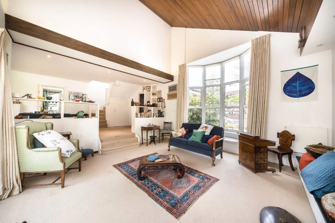 Abbotswood Road, SW16, photo 2