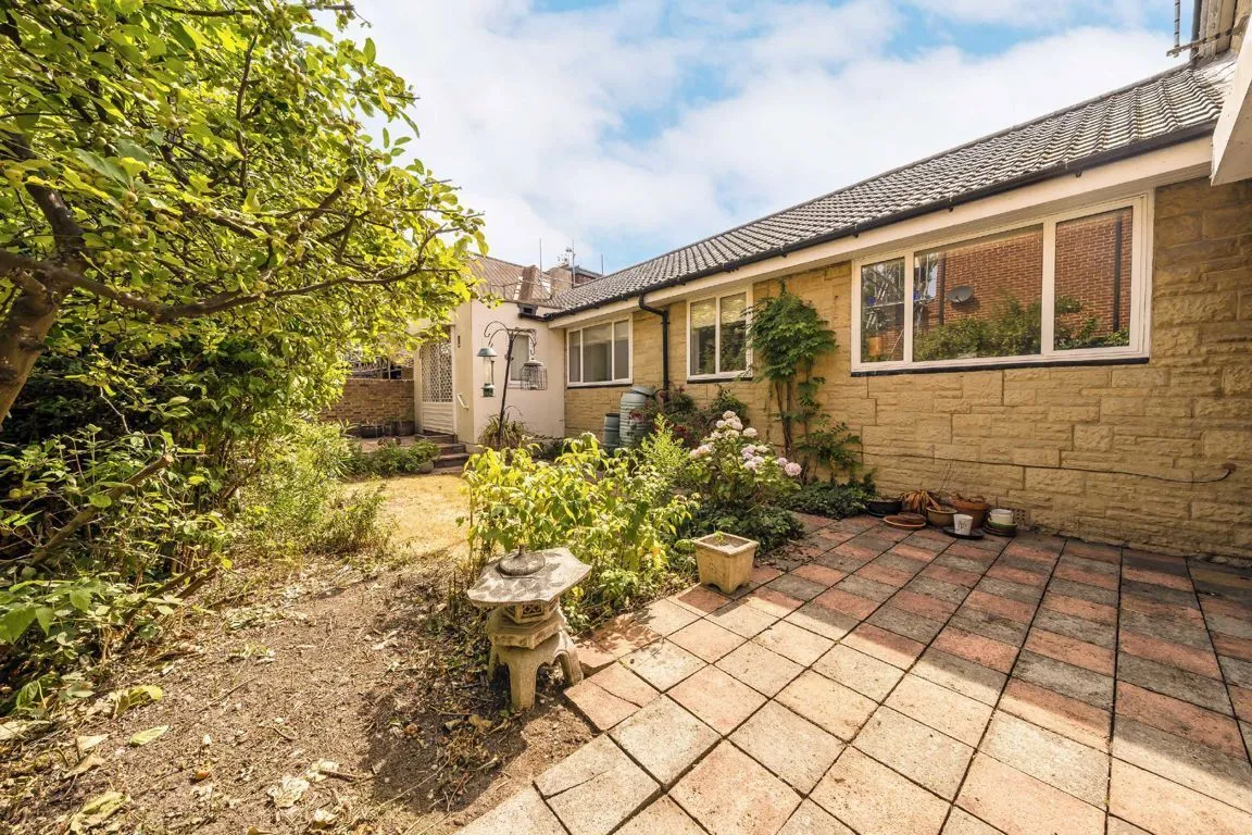 Abbotswood Road, SW16, photo 4
