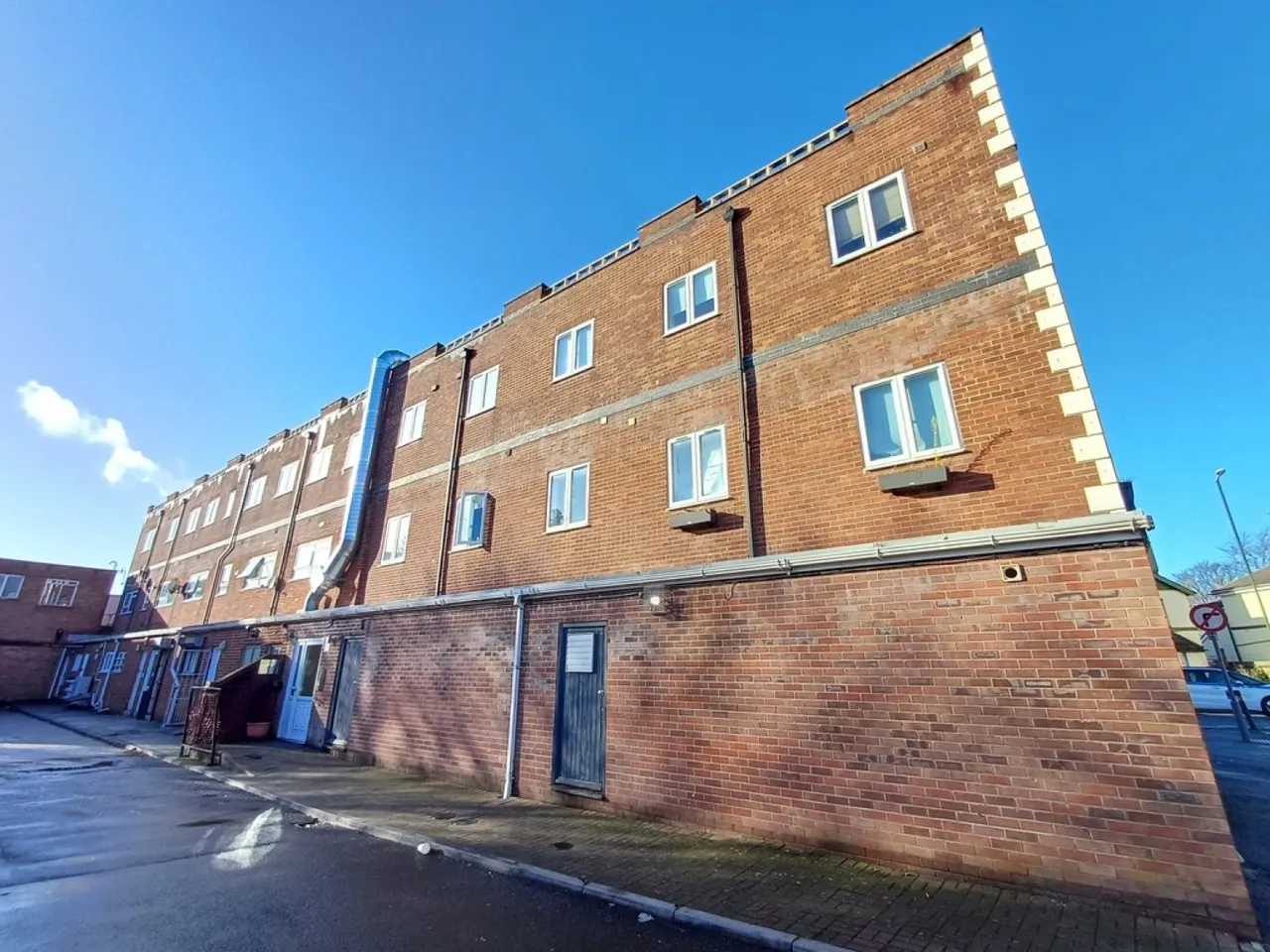 Holdenhurst Road, Bournemouth, photo 11