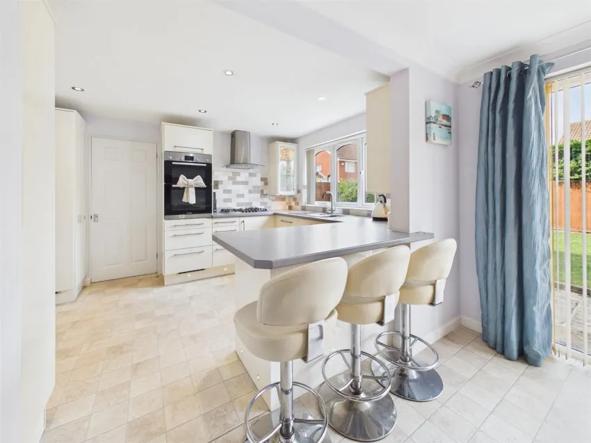Quail Close, Barnwood, photo 6