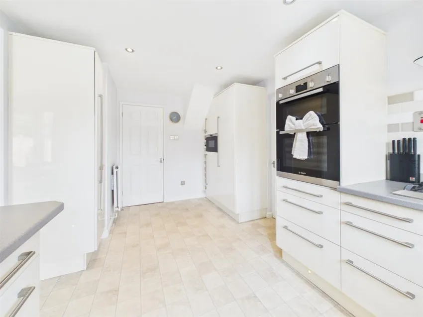 Quail Close, Barnwood, photo 7